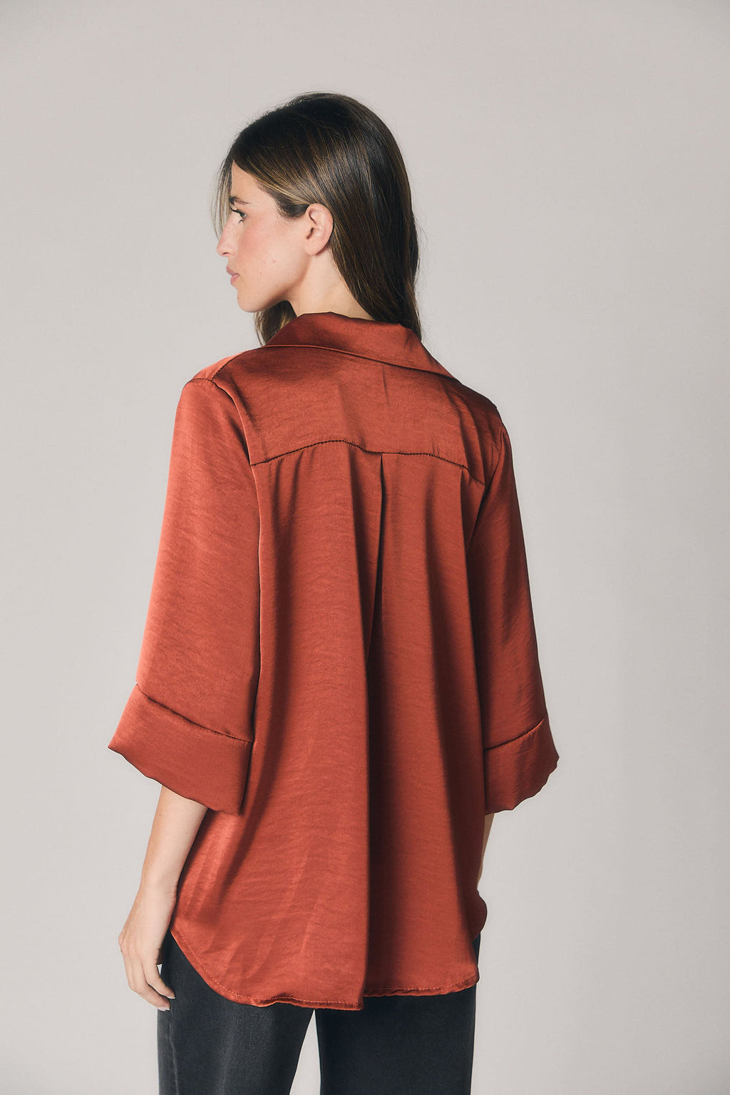 Blusa Satinada con Manga Tres Cuartos para Mujer – Teja