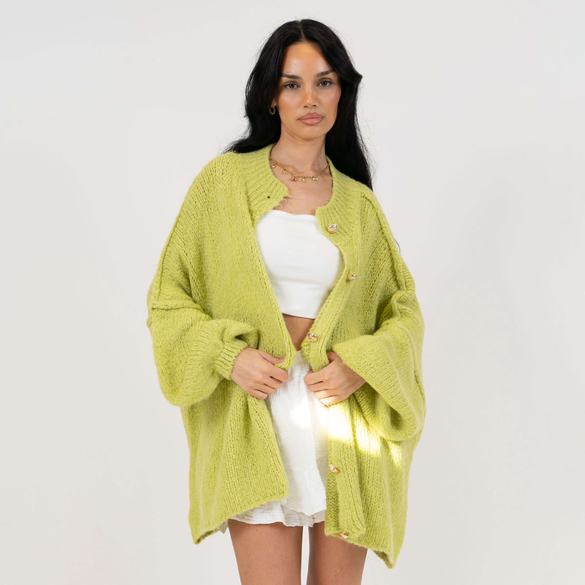 Cárdigan Oversize de Punto Grueso para Mujer – Botones Dorados