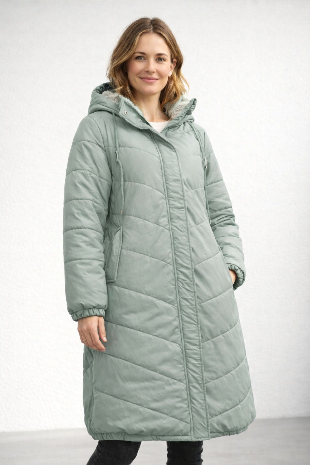 Parka Larga Acolchada para Mujer – Capucha con Forro Suave