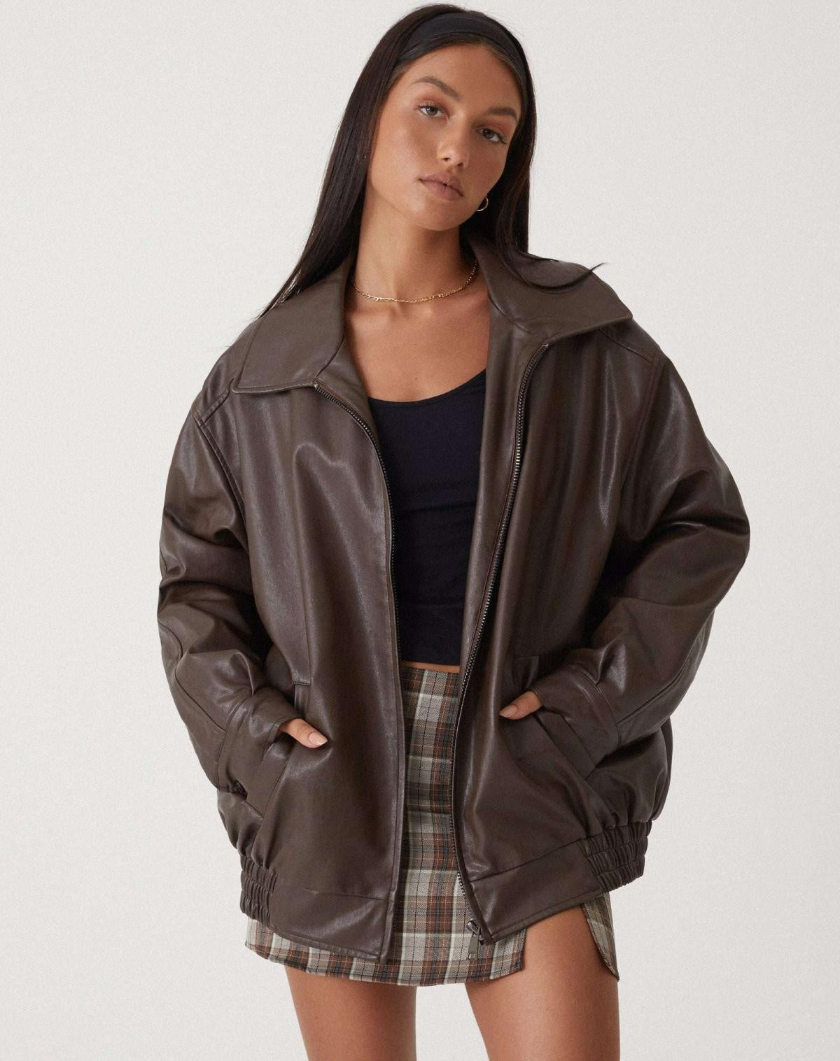 Chaqueta de Cuero Oversize para Mujer – Estilo Biker