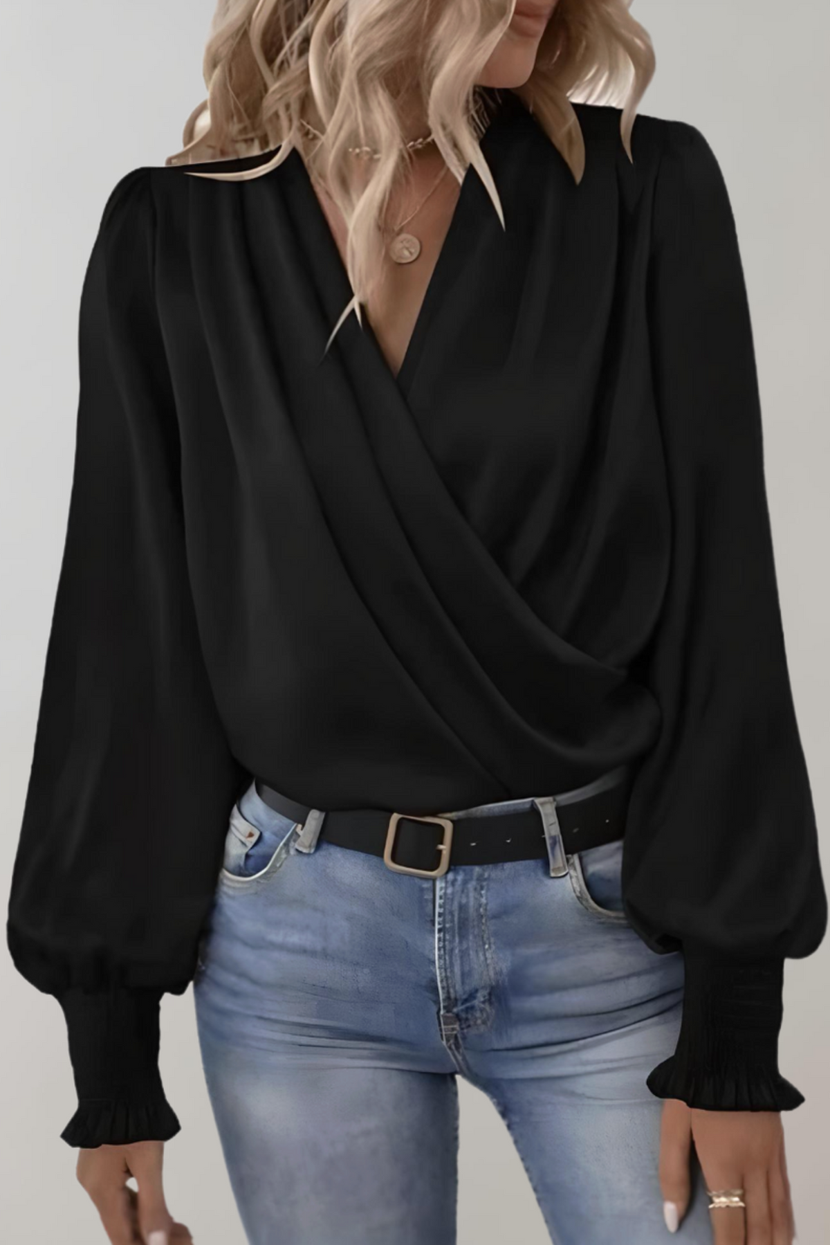 Blusa Elegante de Manga Larga para Mujer – Escote en V