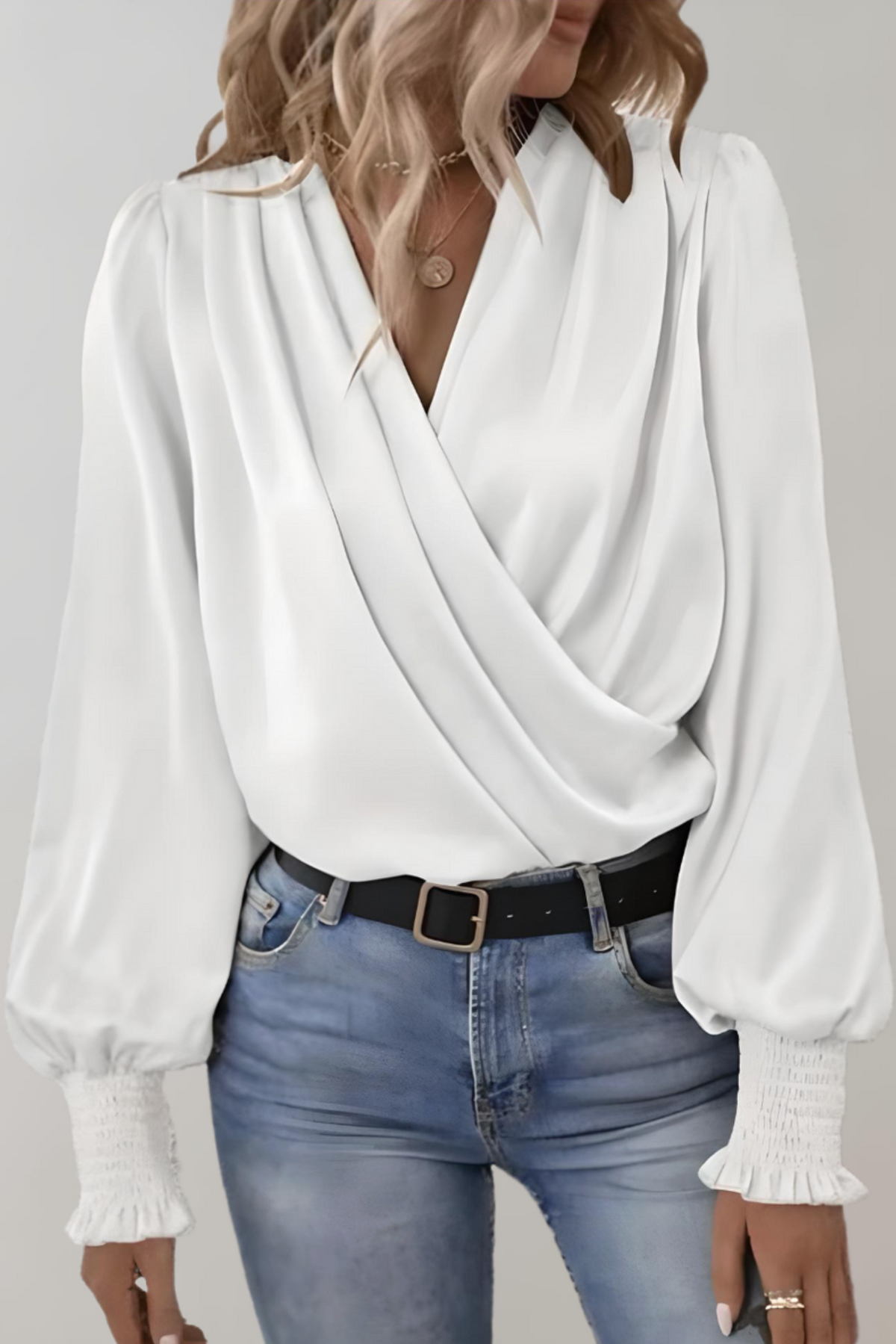 Blusa Elegante de Manga Larga para Mujer – Escote en V