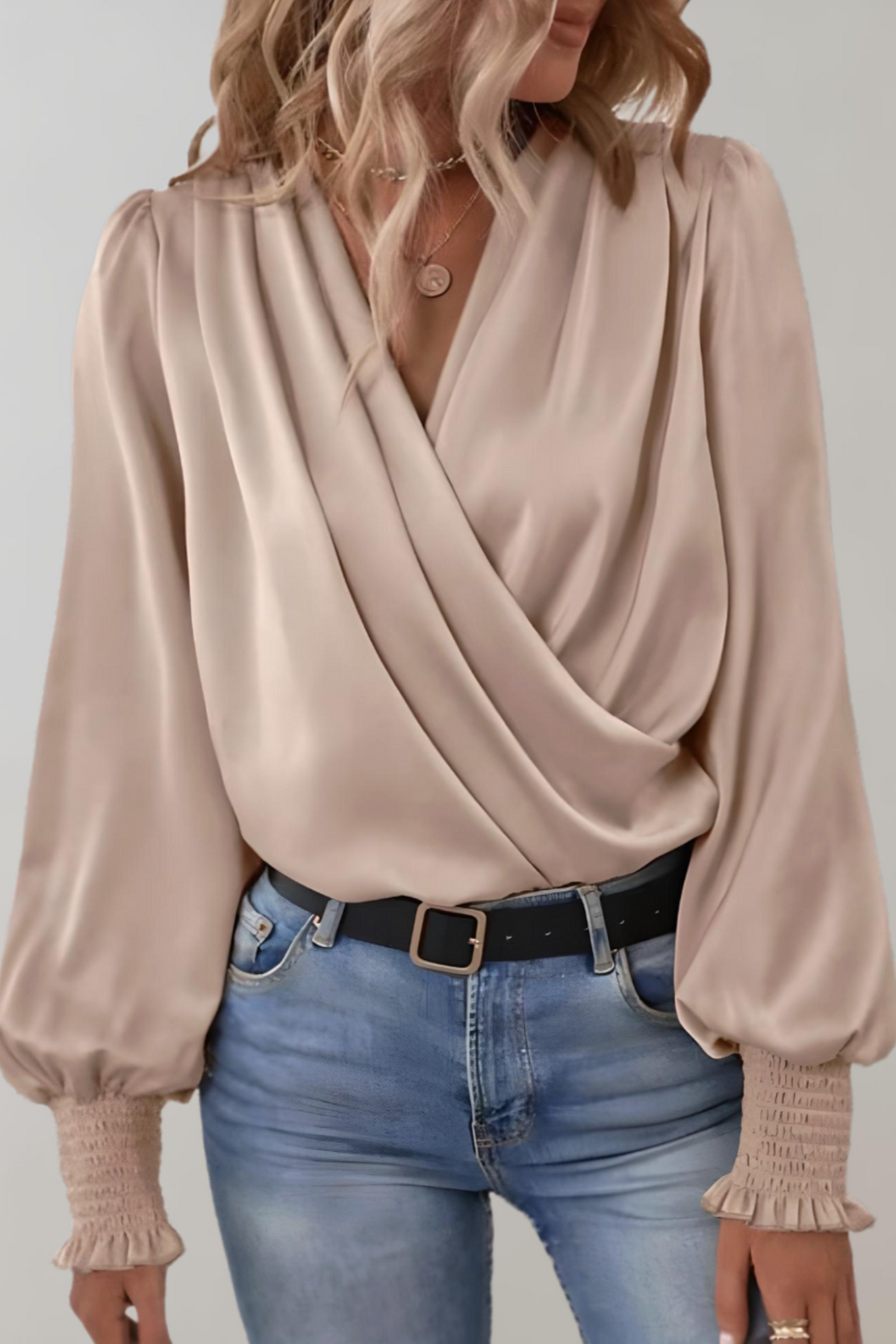 Blusa Elegante de Manga Larga para Mujer – Escote en V