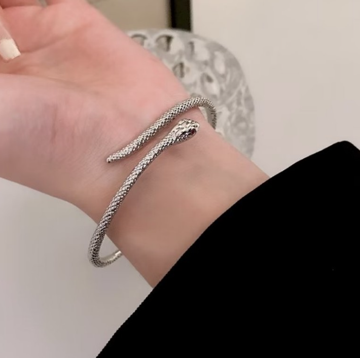 Pulsera Ajustable con Diseño de Serpiente para Mujer