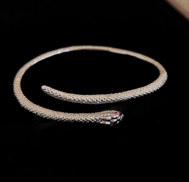 Pulsera Ajustable con Diseño de Serpiente para Mujer