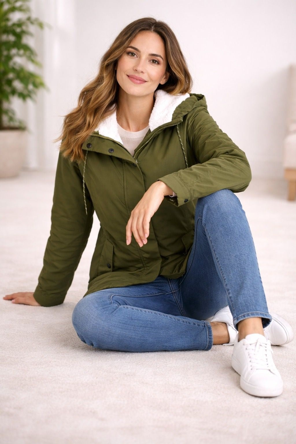 Parka Impermeable para Mujer – Capucha Forrada de Borreguito