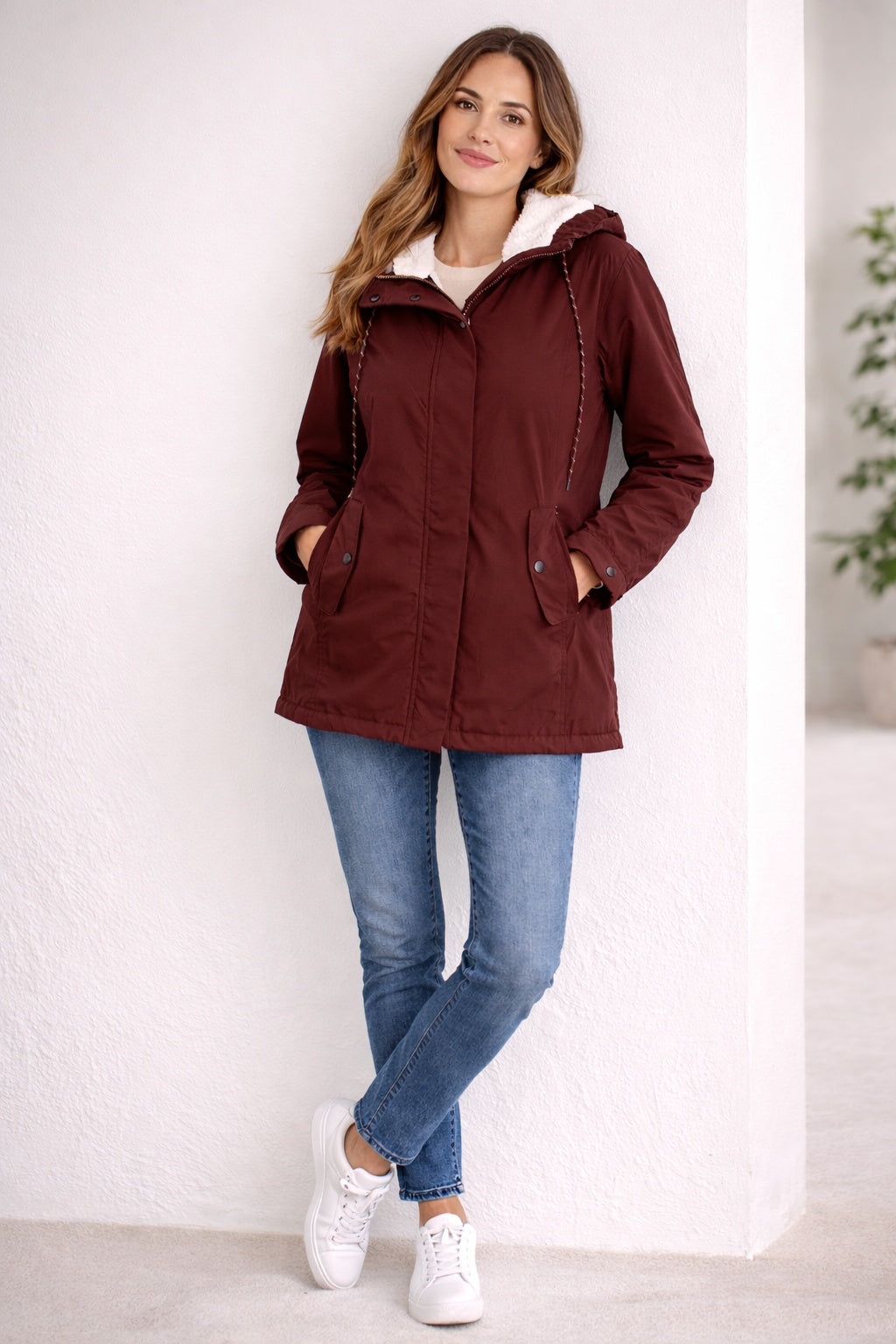 Parka Impermeable para Mujer – Capucha Forrada de Borreguito