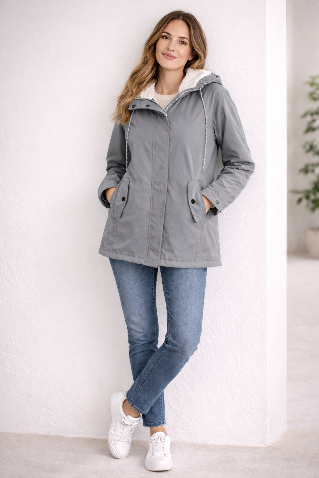 Parka Impermeable para Mujer – Capucha Forrada de Borreguito