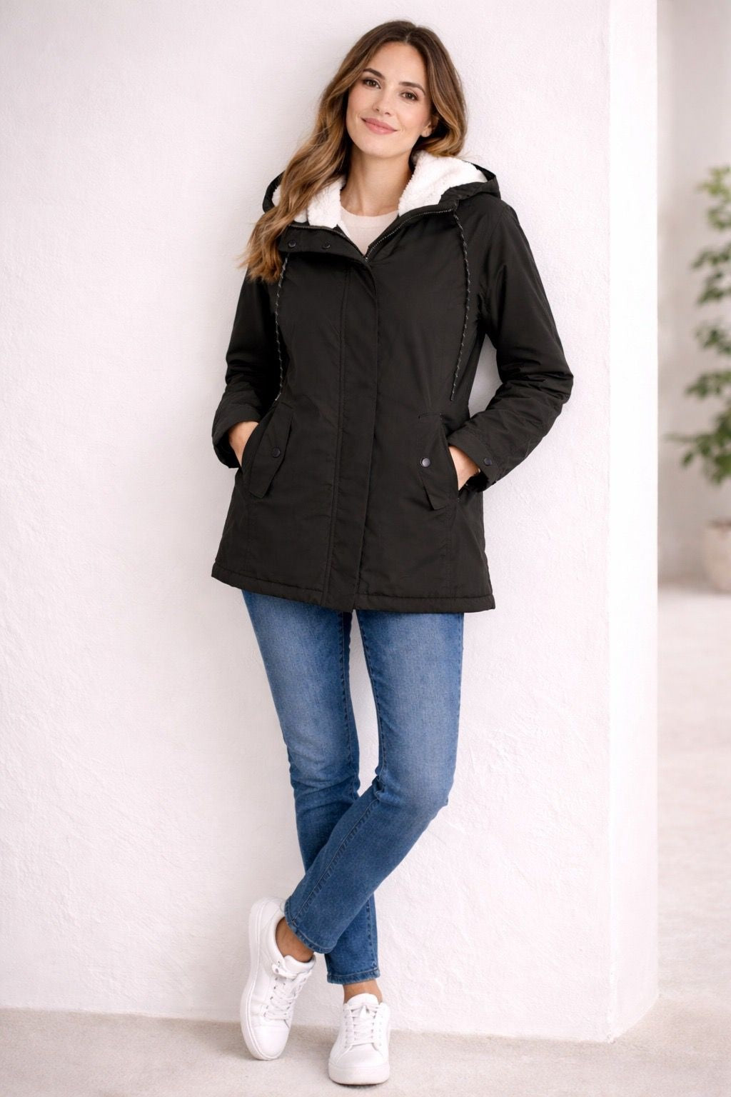 Parka Impermeable para Mujer – Capucha Forrada de Borreguito