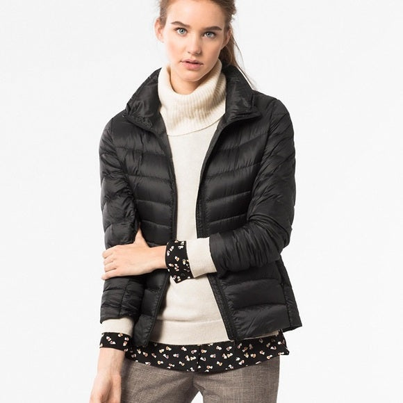 Chaqueta de Plumas Ligera para Mujer – Cuello Alto Ajustada