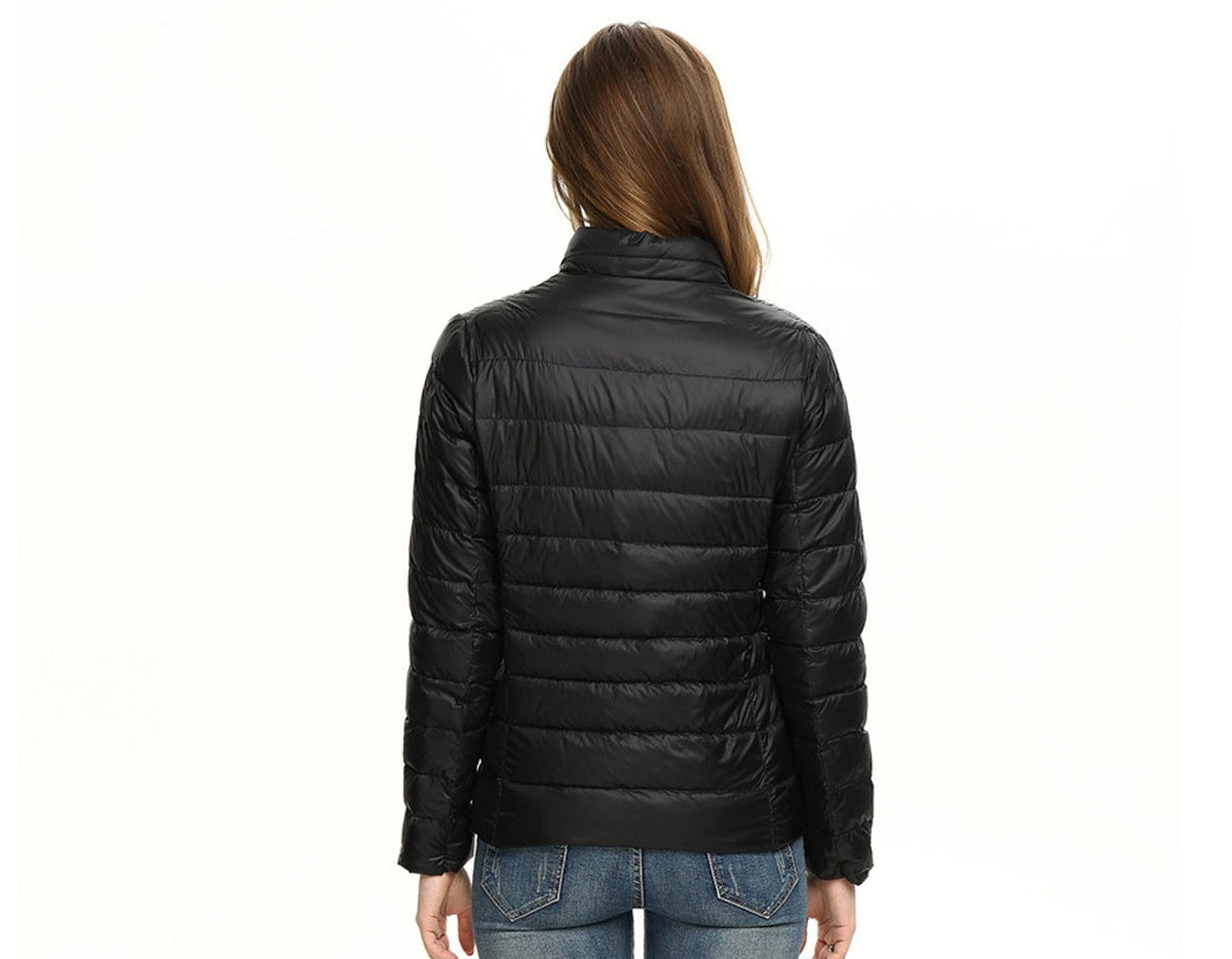 Chaqueta de Plumas Ligera para Mujer – Cuello Alto Ajustada
