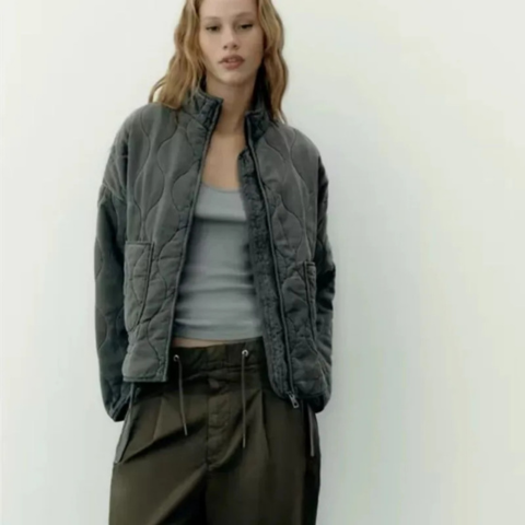Chaqueta Bomber Acolchada para Mujer – Cuello Alto