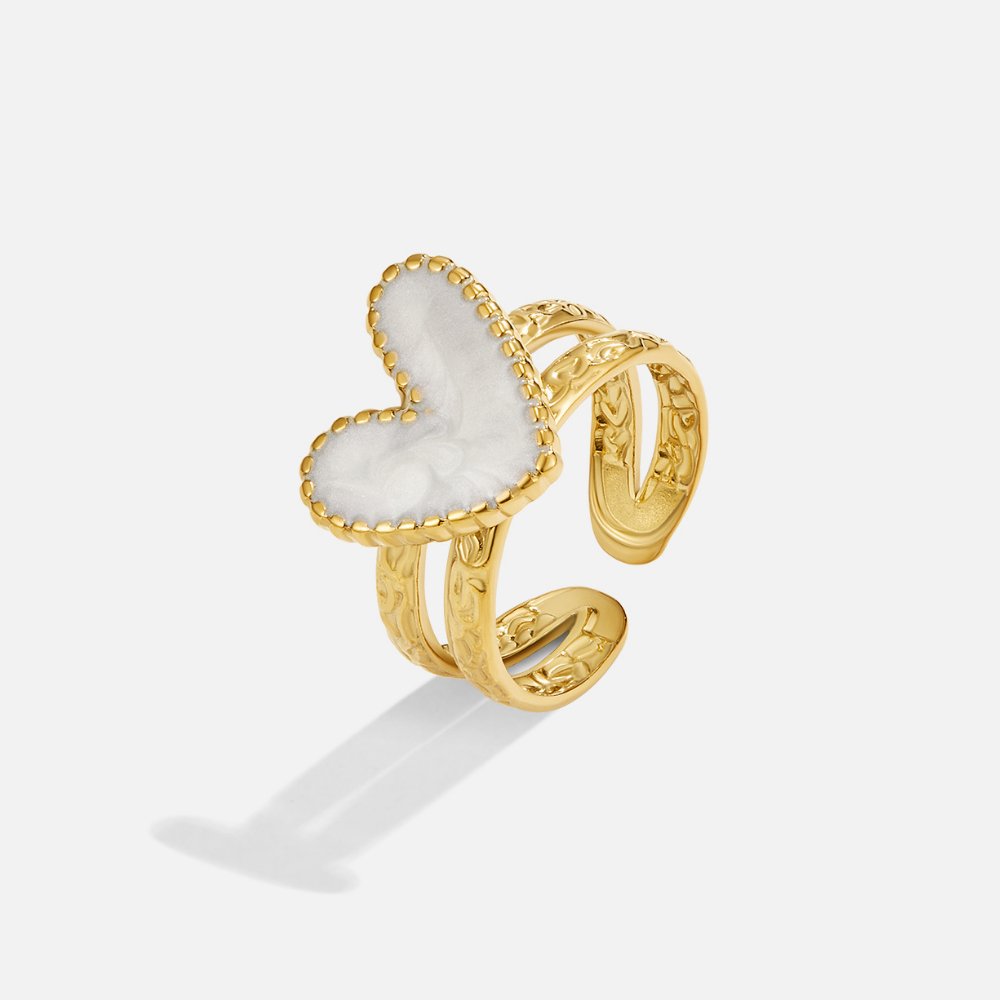 Anillo de Acero Inoxidable con Corazón para Mujer – Dorado