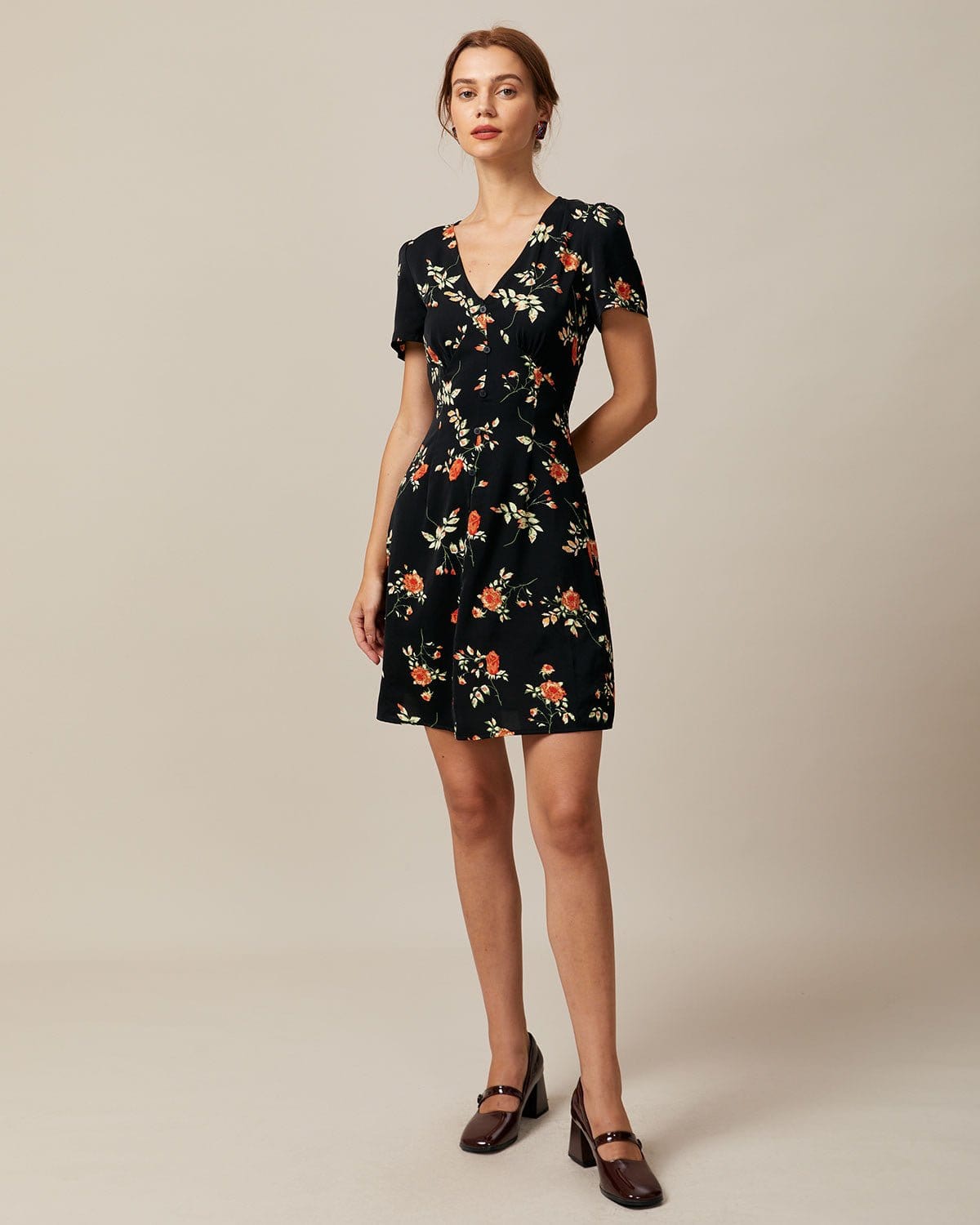 Vestido Mini Floral con Botones y Cuello en V para Mujer – Negro