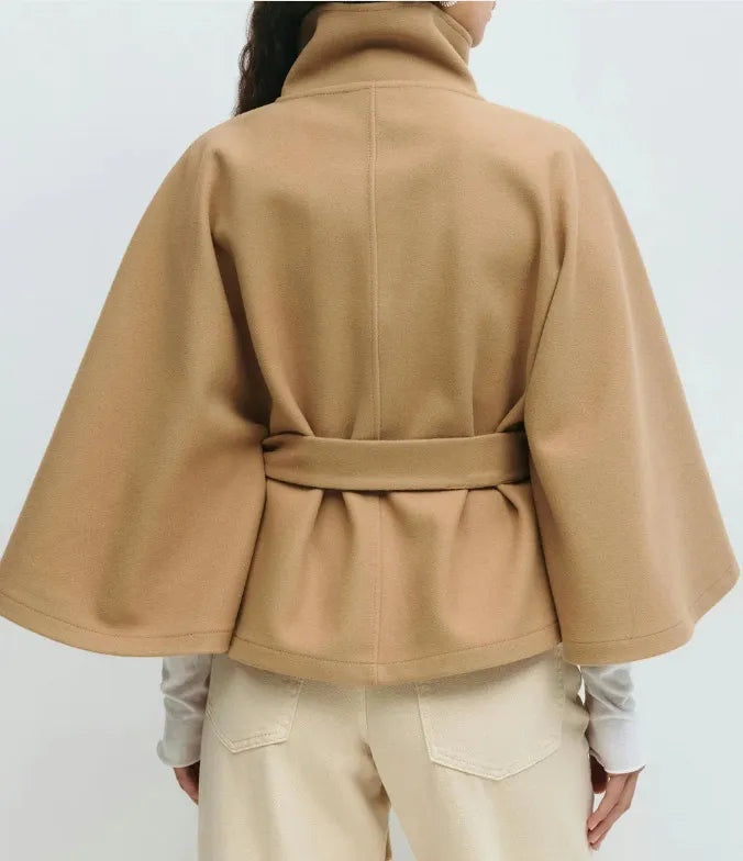Capa de Paño con Cinturón para Mujer – Cuello Alto