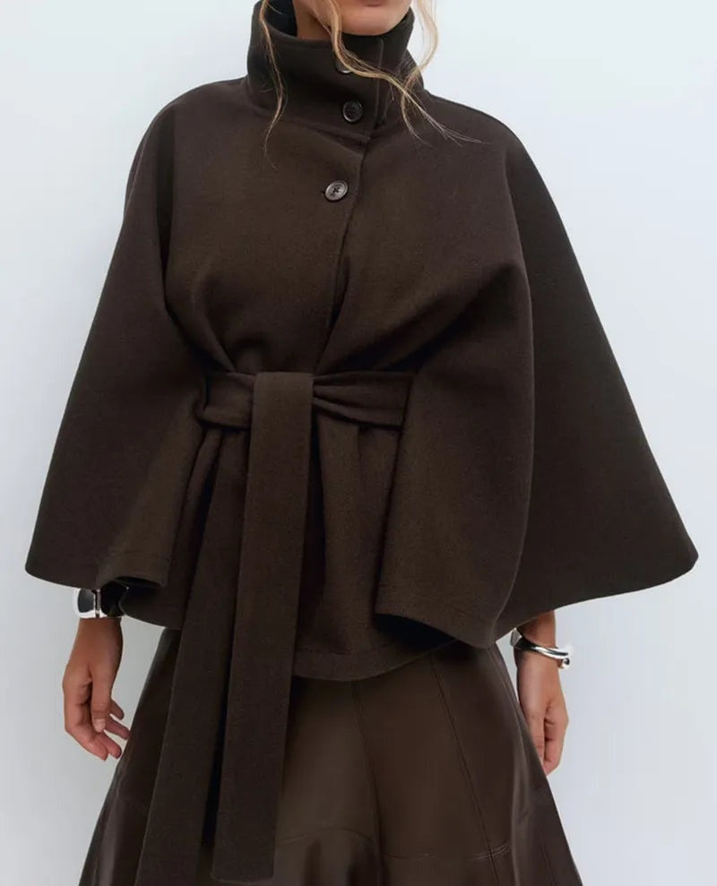 Capa de Paño con Cinturón para Mujer – Cuello Alto