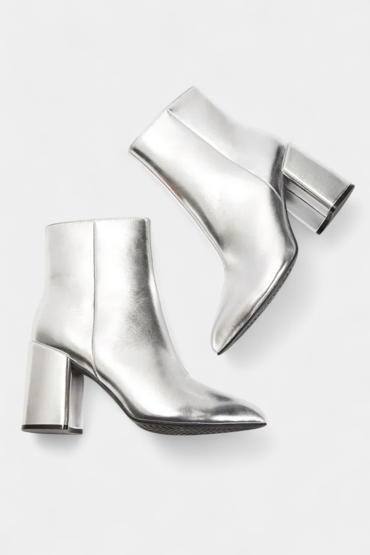 Botines Metalizados de Punta Afilada para Mujer – Plateado